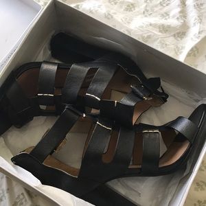 Queen Black Chunky Heel